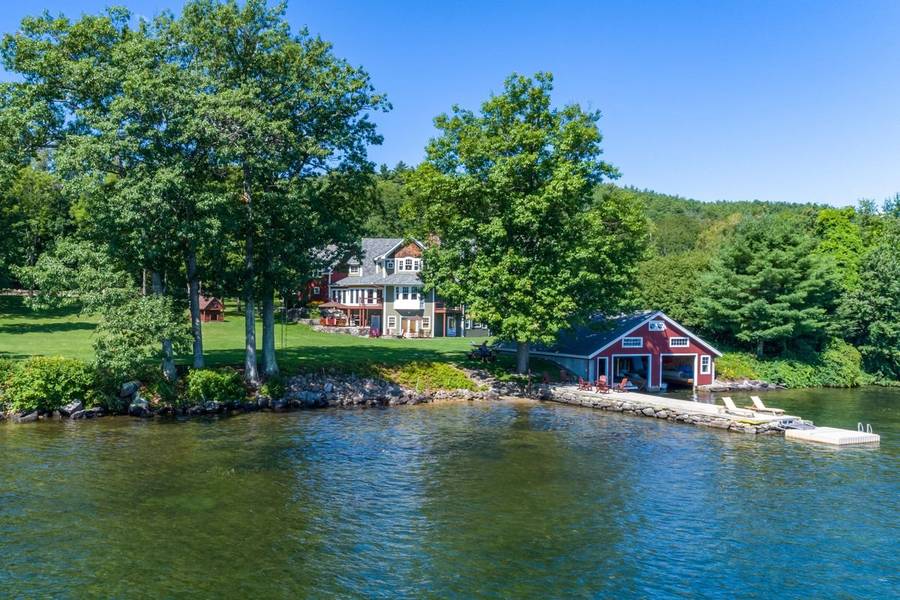 6 Lakeview Landing LN, Center Harbor, NH 03226