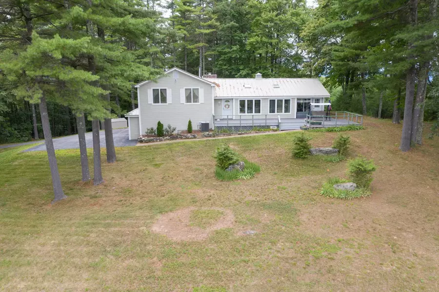 11 Whispering Wind DR, Center Harbor, NH 03226