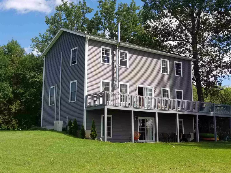 296 Carry Bay LN, North Hero, VT 05474