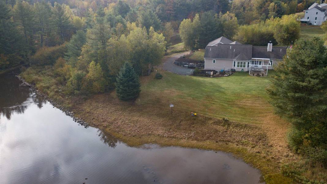 5 Pond View RD, Newport, NH 03773