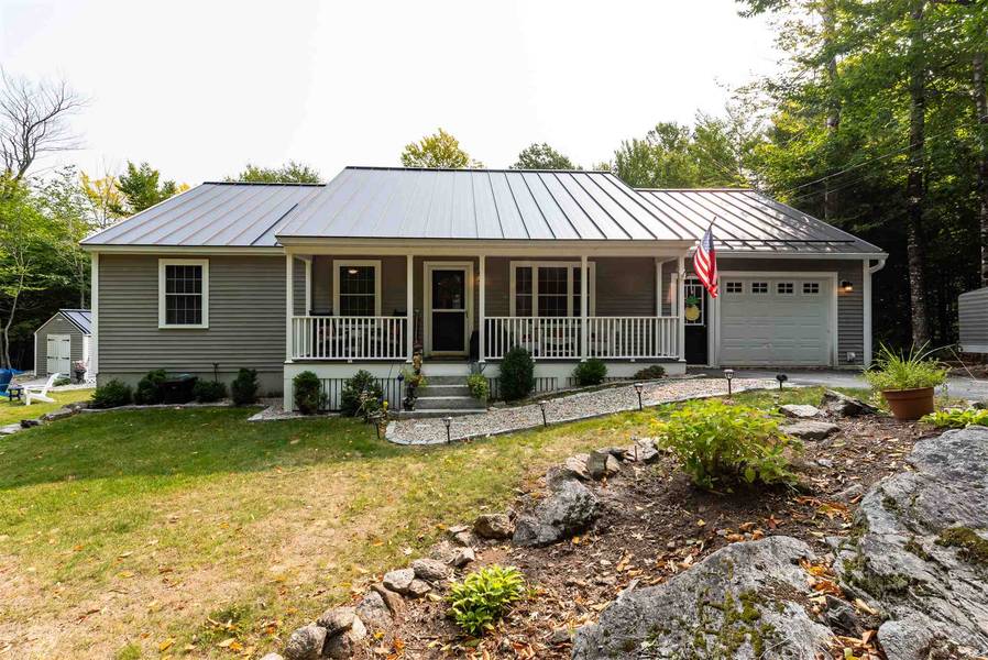 38 Valley RD, Tuftonboro, NH 03816