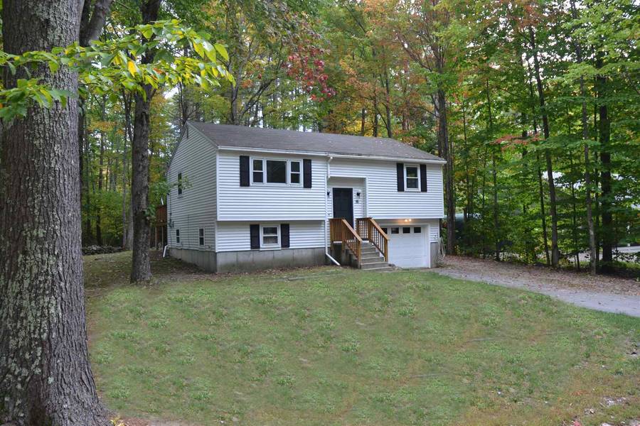 16 Port Wedeln RD, Wolfeboro, NH 03894