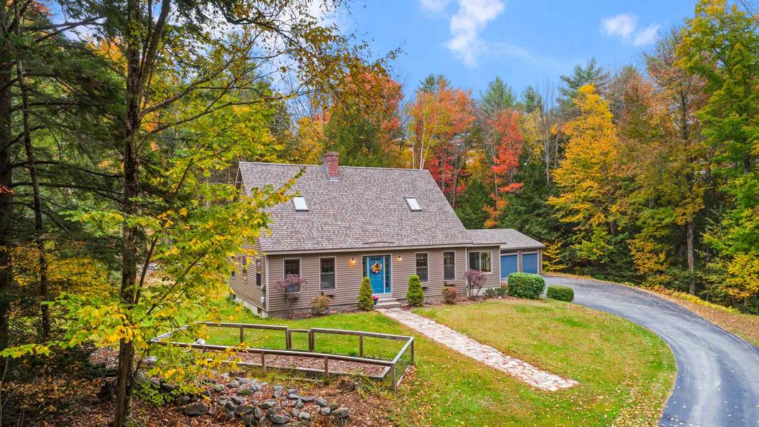 56 Apple Hill RD, Sunapee, NH 03782