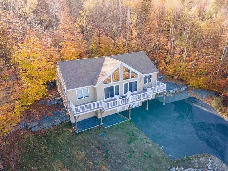 87 Glade CIR, Campton, NH 03223