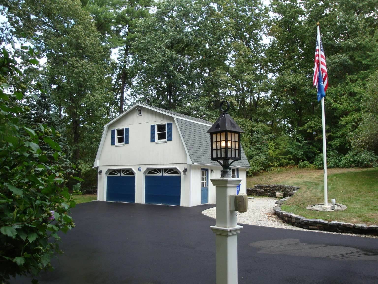 Hudson, NH 03051,1 Crestwood DR