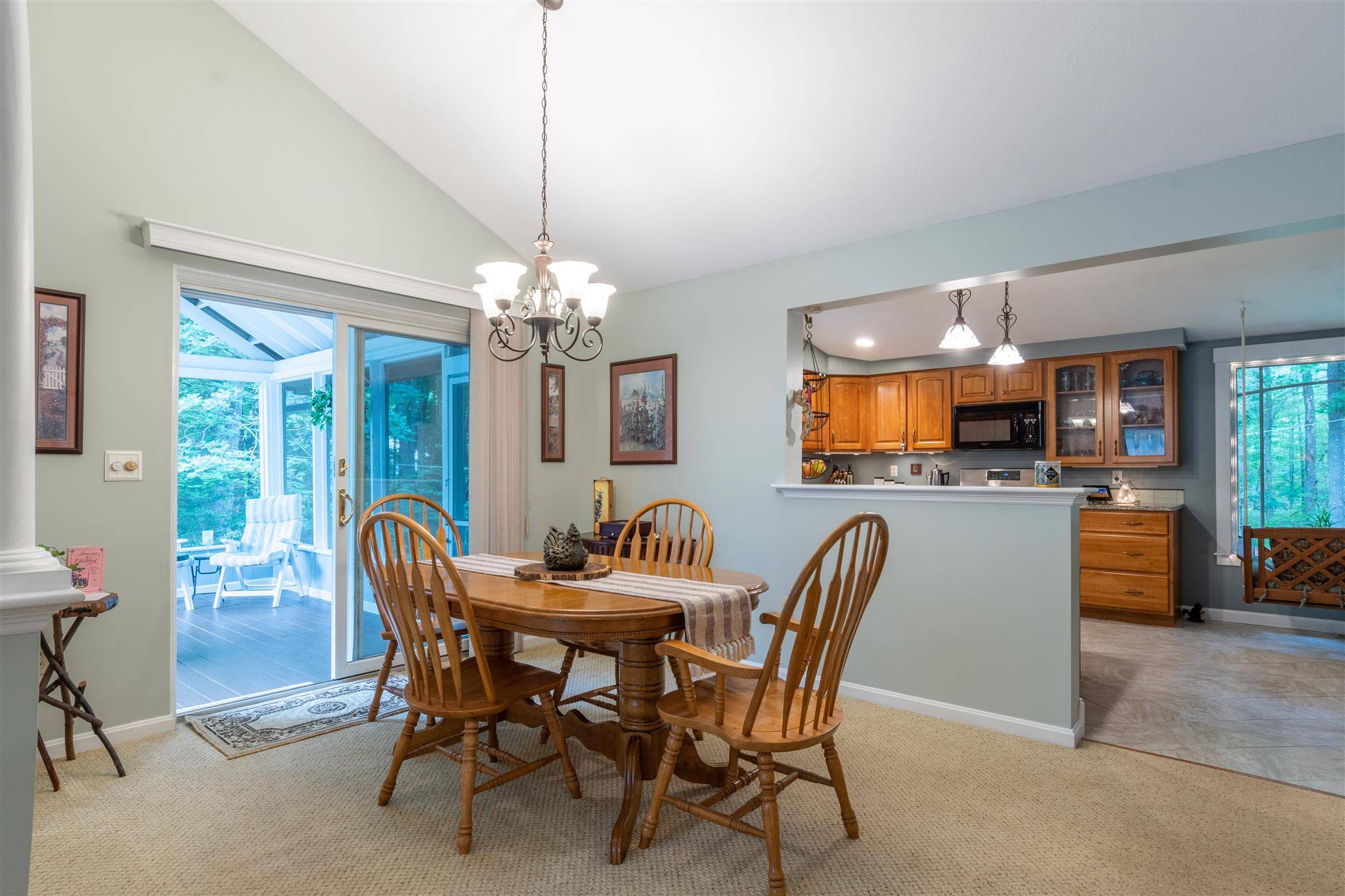 Merrimack, NH 03054,8 Little John CT