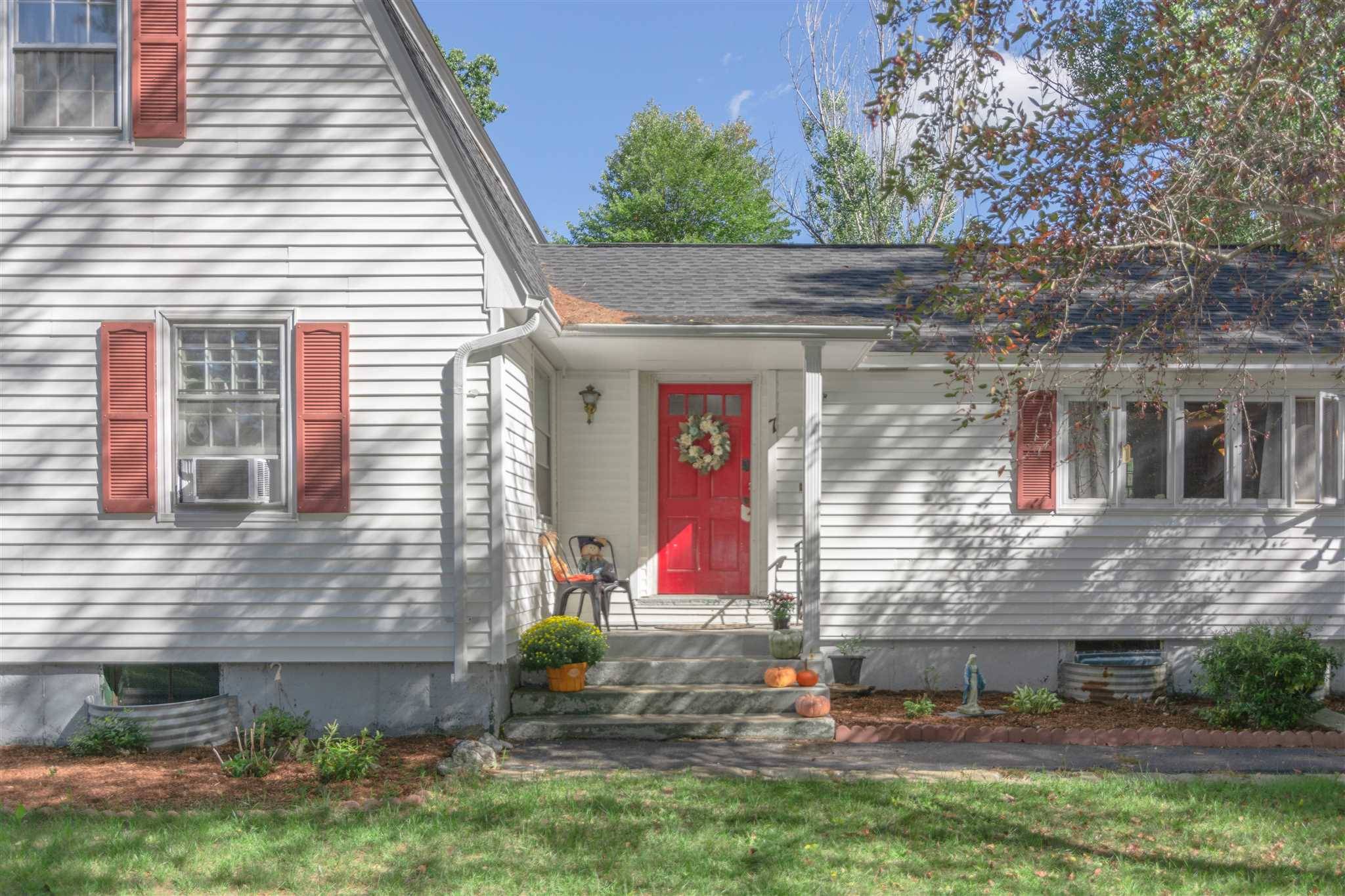 Merrimack, NH 03054-3233,7 Fernwood DR
