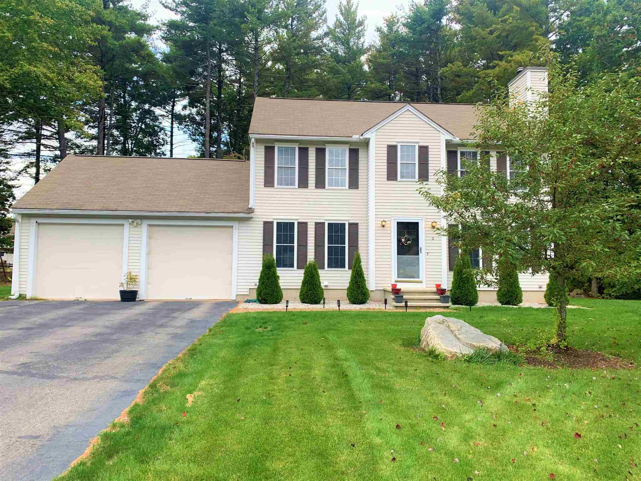 4 Danville CIR, Merrimack, NH 03054