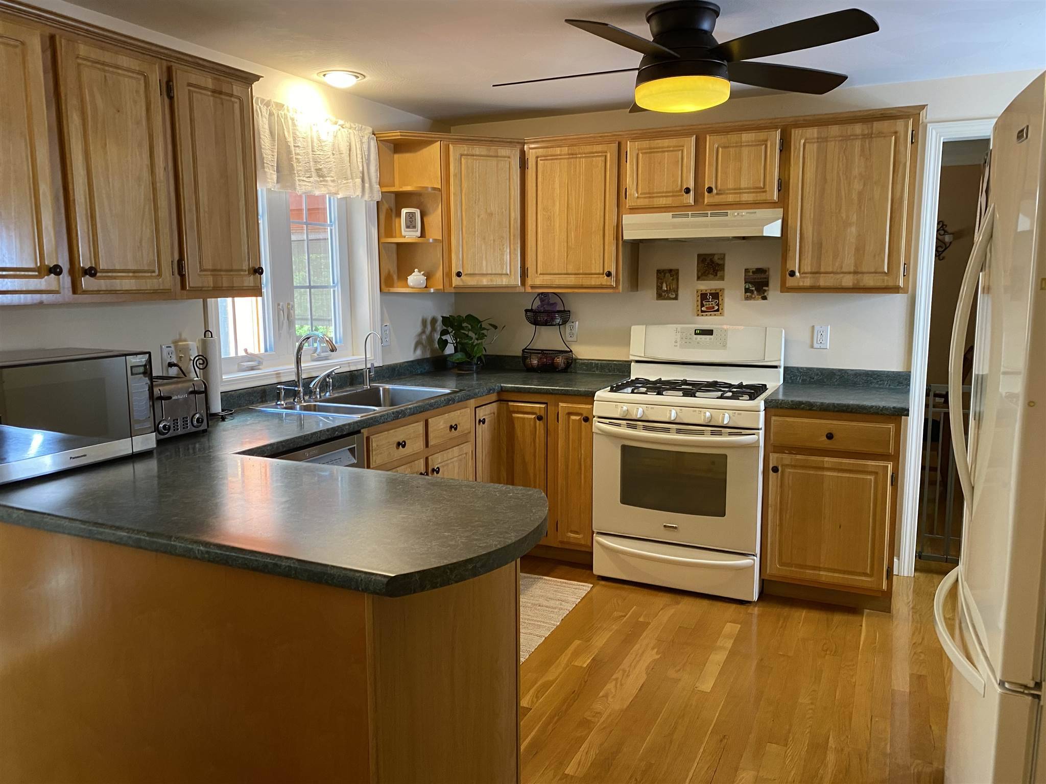 Merrimack, NH 03054,42 Craig DR