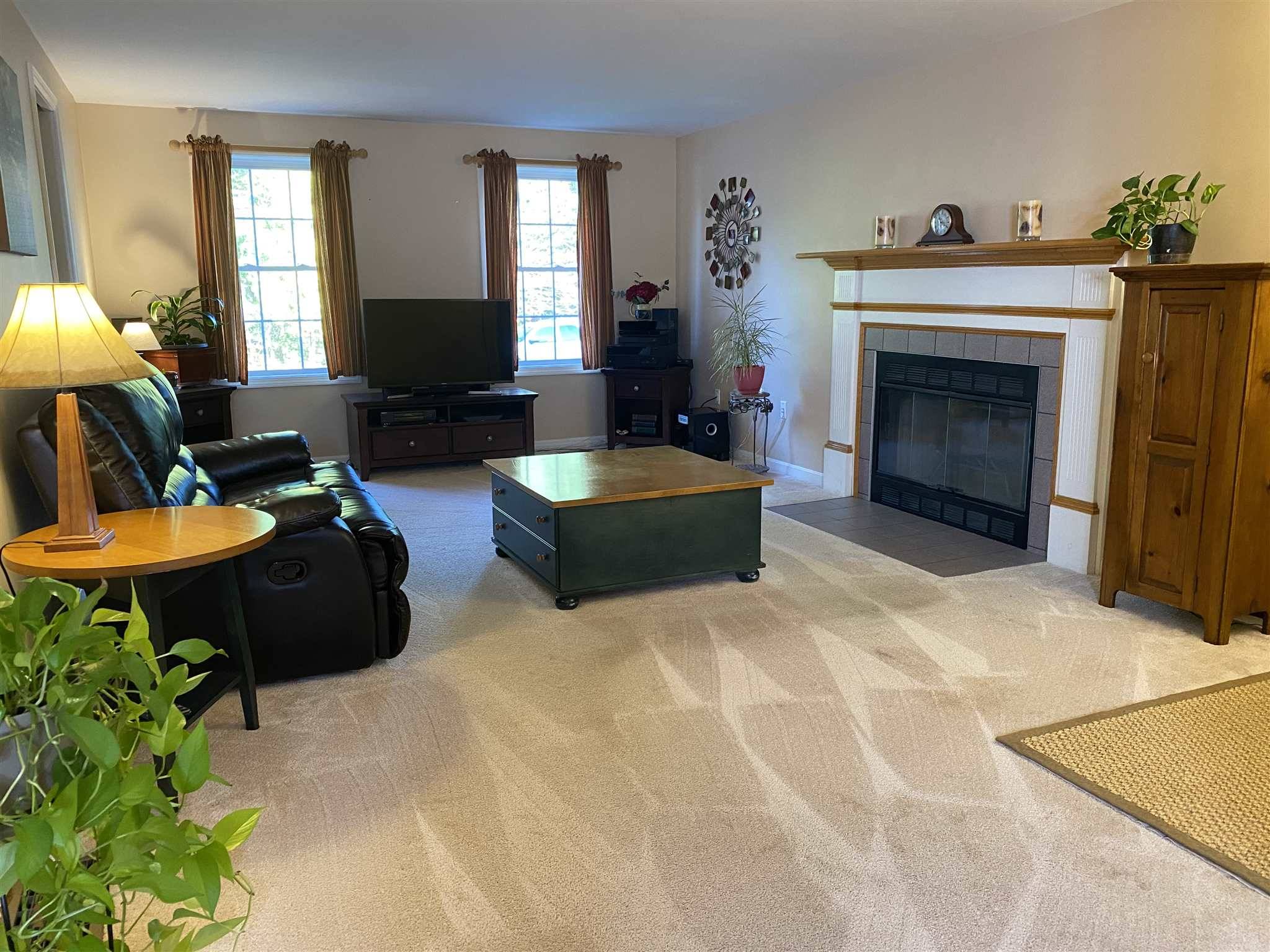 Merrimack, NH 03054,42 Craig DR