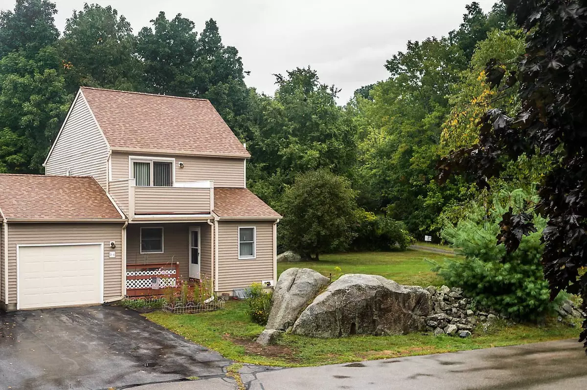 Newmarket, NH 03857,4 Wade Farm RD #D