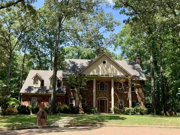 818 W TREE CV, Collierville, TN 38017