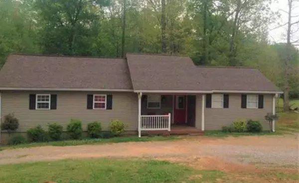 152 BRAMBLEWOOD DR, Selmer, TN 38375