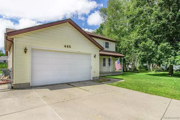 Marysville, MI 48040 2514,465 HEMLOCK Lane