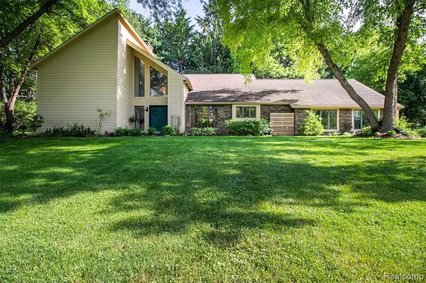 6663 QUAINT RIDGE TRL S,  Brighton,  MI 48116-9173