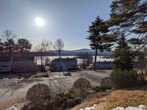 Laconia, NH 03246,310 Davidson DR