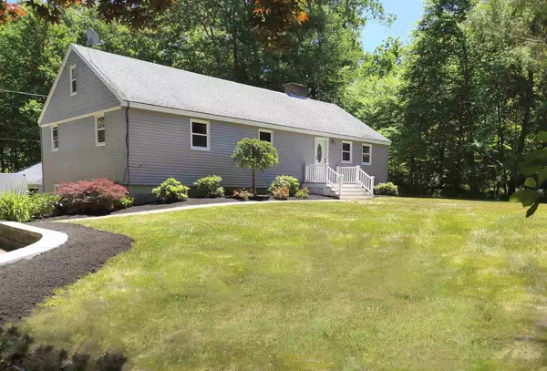 75 Whittier ST, Newton, NH 03858