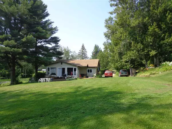 82 Lower RD, Newport City, VT 05855