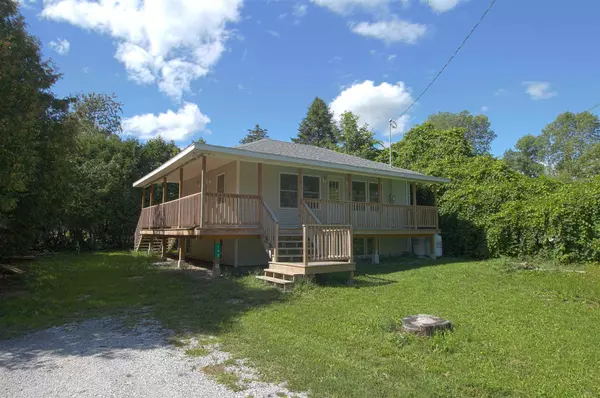 148 Cedar LN, Alburgh, VT 05440