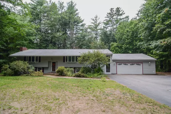 19 Arcadian LN, Litchfield, NH 03052