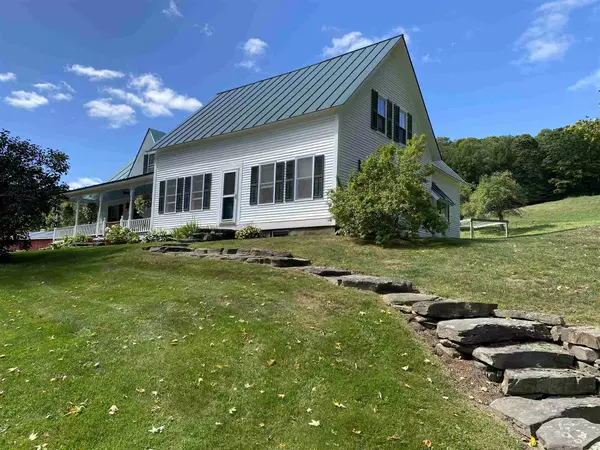 448 Dana RD, Pomfret, VT 05053