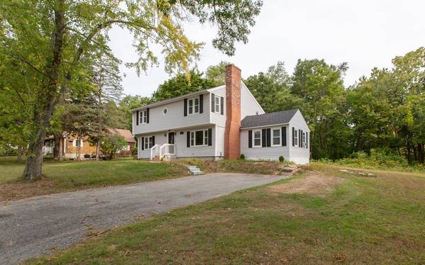 69 Old County RD, Plaistow, NH 03865