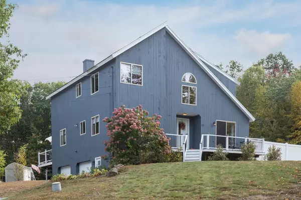 83 G H Carter DR, Danville, NH 03819-3012