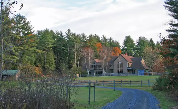 887 Melendy Hill RD, Guilford, VT 05301