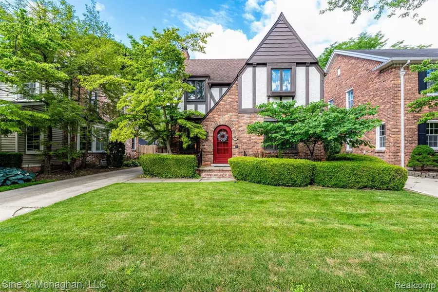 271 MCMILLAN Road, Grosse Pointe Farms, MI 48236 3457