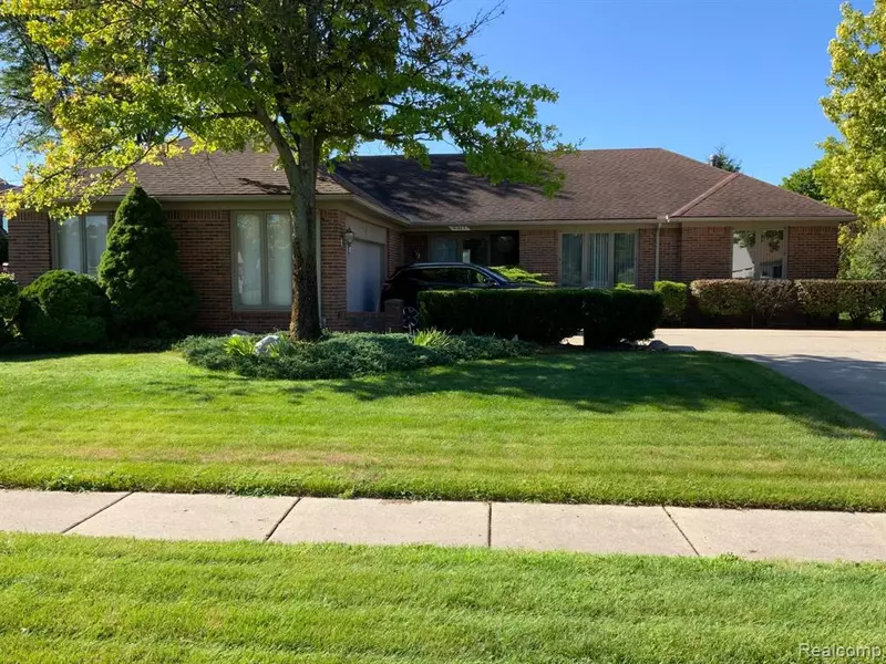 51463 SANDSHORES Drive, Shelby Twp, MI 48316 3849