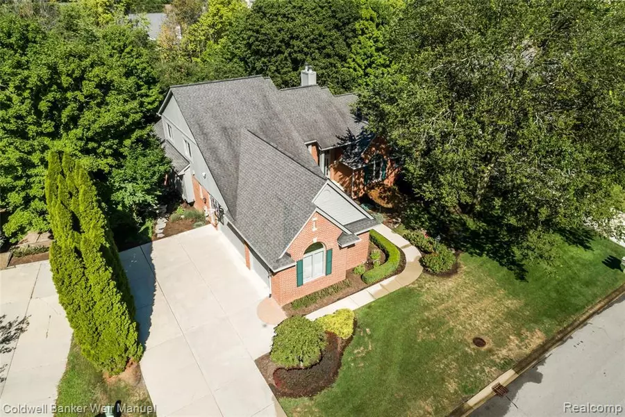 27189 Winchester Court, Farmington Hills, MI 48331