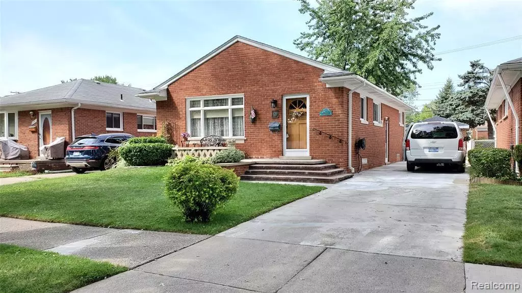 8329 NIGHTINGALE Street, Dearborn Heights, MI 48127 1289