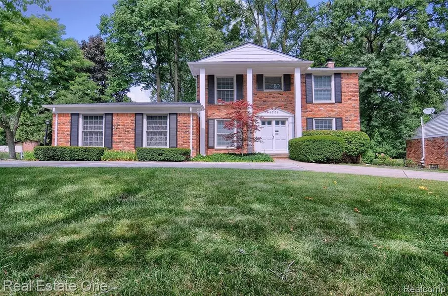 4338 PINEHURST Drive, West Bloomfield, MI 48322 2262