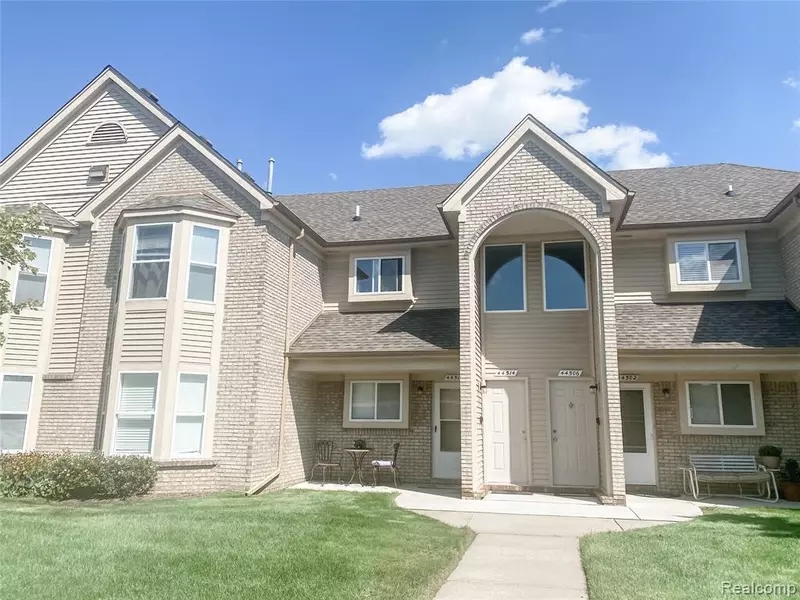 44514 LAKEPOINTE Drive, Sterling Heights, MI 48313 1455