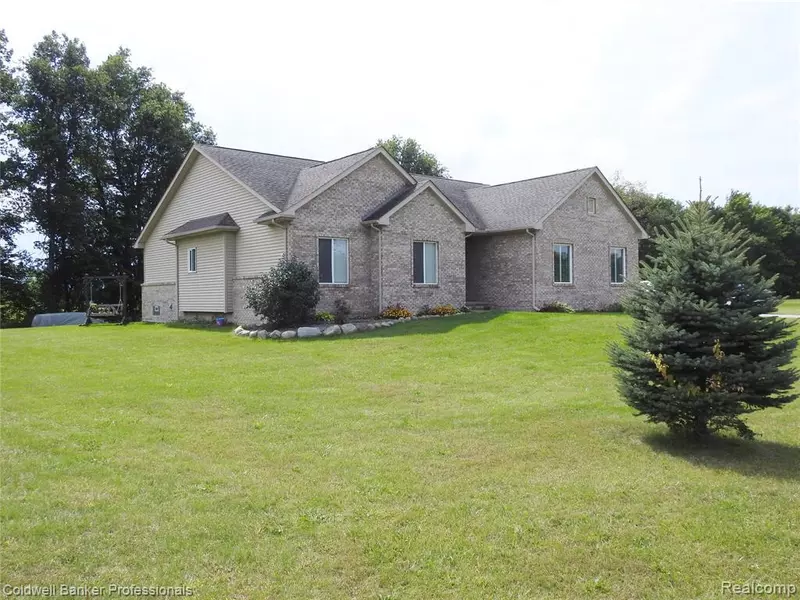 6060 INTRINSIC LN, Imlay City, MI 48444-9201