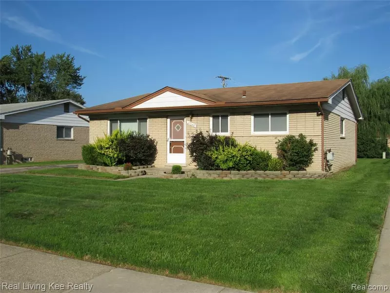 27046 SELKIRK Street, Southfield, MI 48076 3621