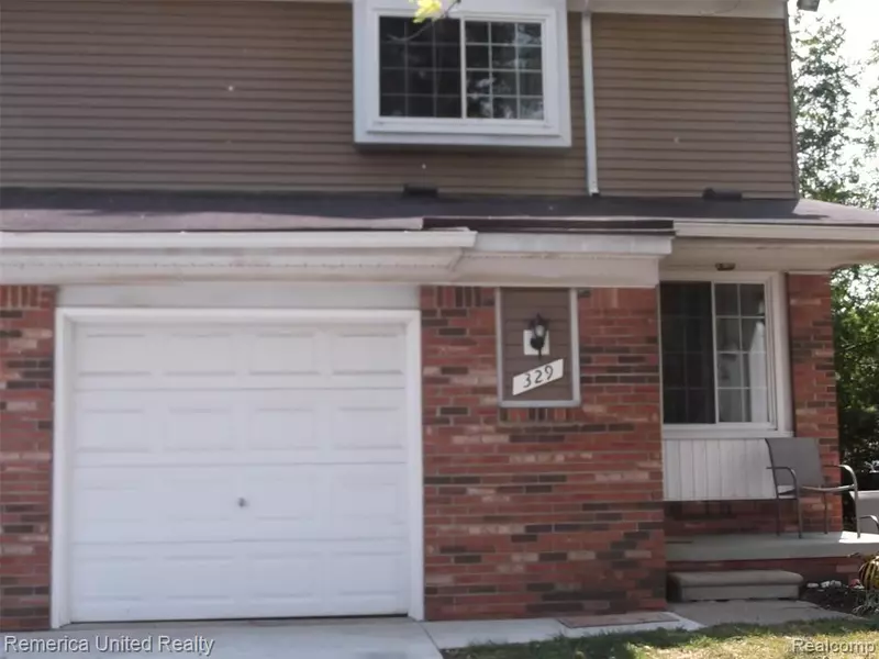 329 Hampton, South Lyon, MI 48178