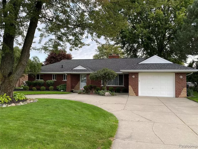 31037 N River Road, Harrison Twp, MI 48045 1460