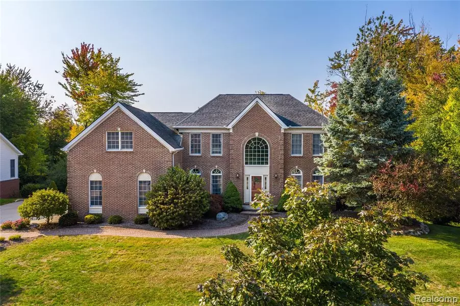 3096 HIDDEN TIMBER Drive, Lake Orion, MI 48359 1578