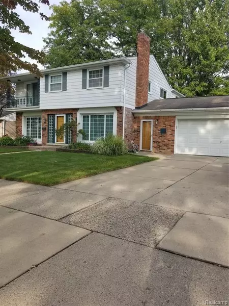 566 Kinloch Street, Dearborn Heights, MI 48127