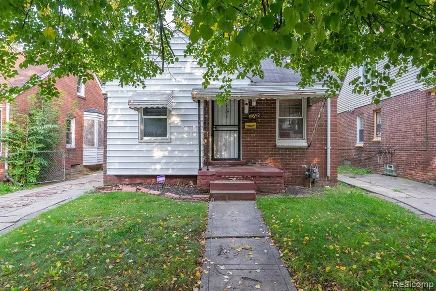 19352 SAINT MARYS Street, Detroit, MI 48235 2323