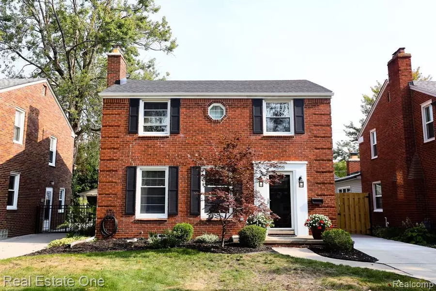 1698 BOURNEMOUTH Road, Grosse Pointe Woods, MI 48236 1986