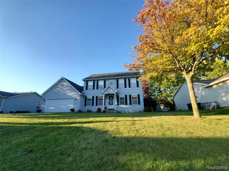 6095 HEDGEROW Circle, Grand Blanc, MI 48439 9788