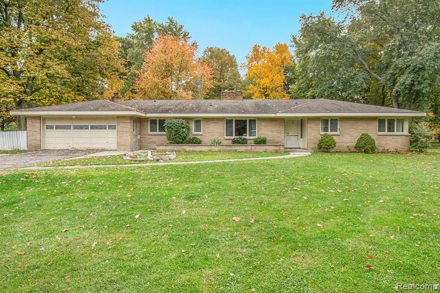 5452 BROOKWOOD Drive, Burton, MI 48509 1332