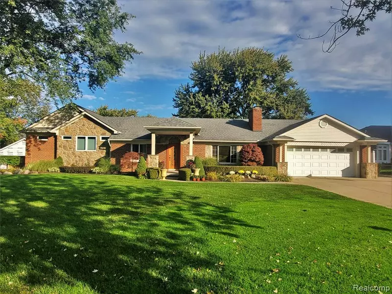 36729 MORAVIAN Drive, Clinton Township, MI 48035 1207