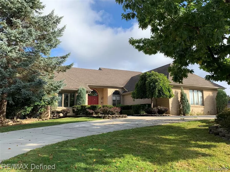 2120 CLINTON VIEW Circle, Rochester Hills, MI 48309 2985