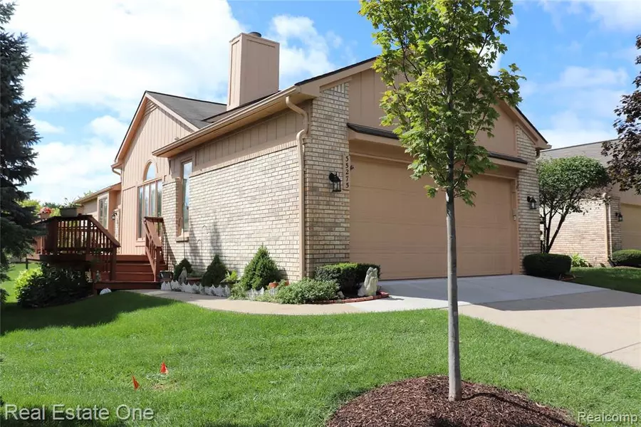 35275 LONE PINE Lane, Farmington Hills, MI 48335 5807