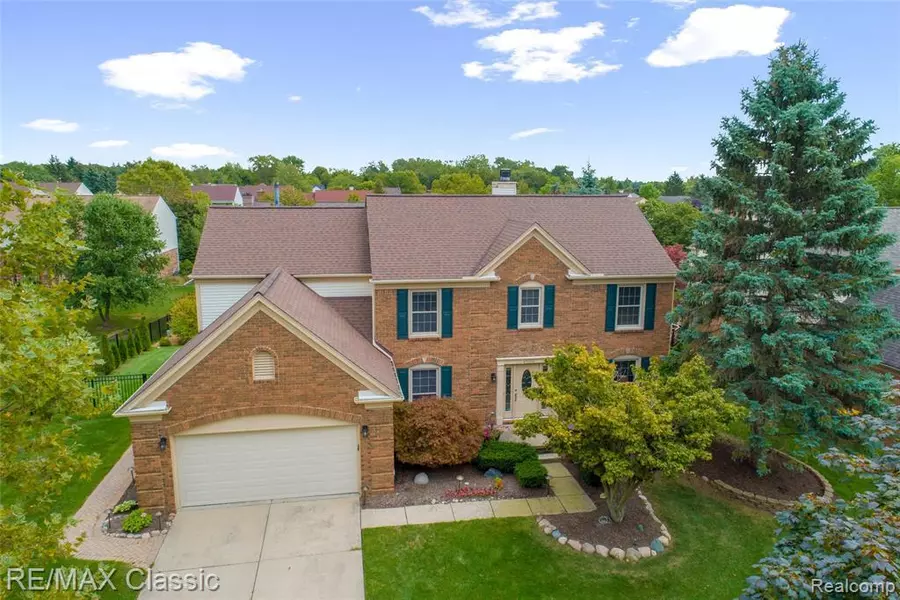 45196 COURTVIEW Trail, Novi, MI 48375 3860