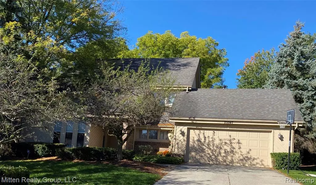 25547 BRIDLEPATH Lane, Farmington Hills, MI 48335 1123