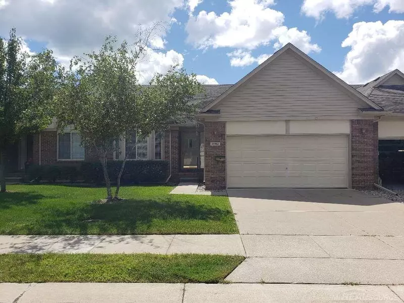 28142 Cotton Creek, Chesterfield, MI 48047